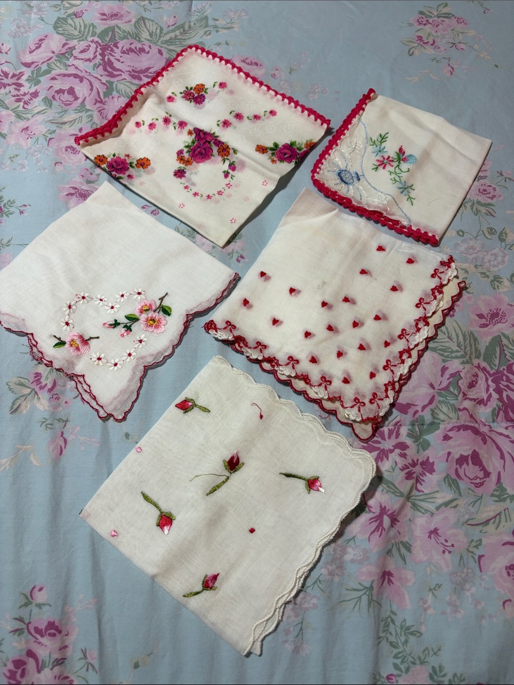 Vintage Embroidered White and Red Vintage-Style Handkerchief Set